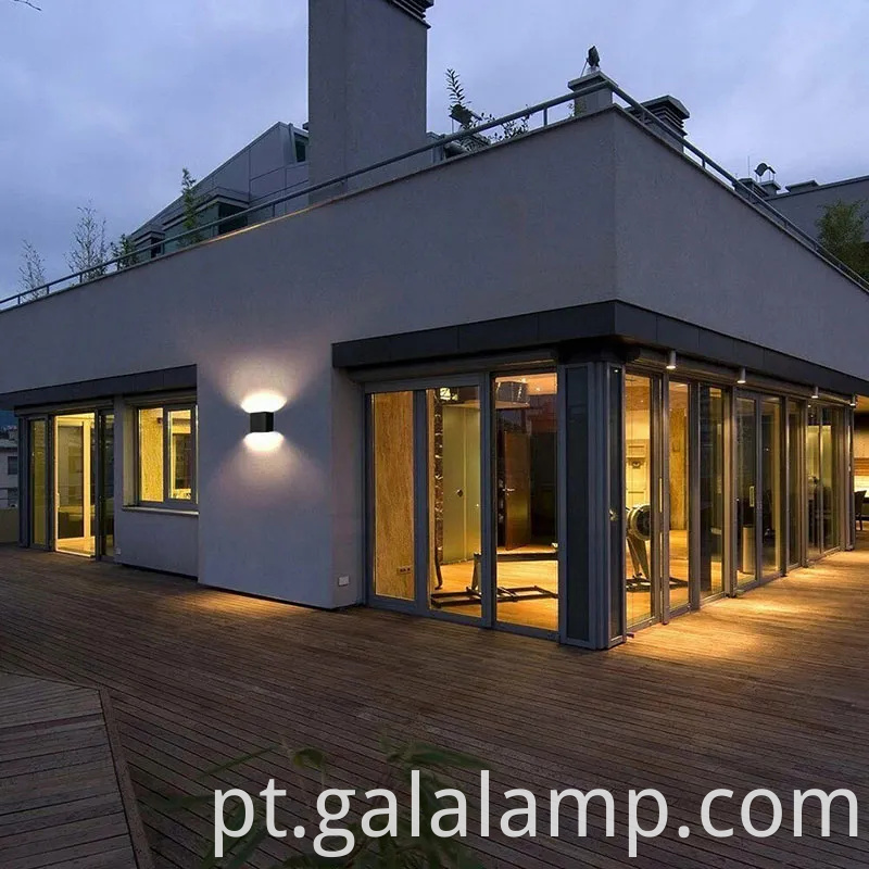 Luz de parede externa sem fio com tecnologia de sensor de movimento